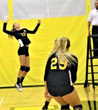 Lady Highlanders’ volleyball wins another county tournament round