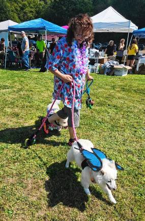 Dog Walk raises money for shelter Dog Walk raises money for shelter