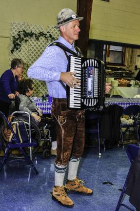 One big family at St. Joseph School reunion Eric Kerssen provided some appropriate music for the Oktoberfest/reunion.