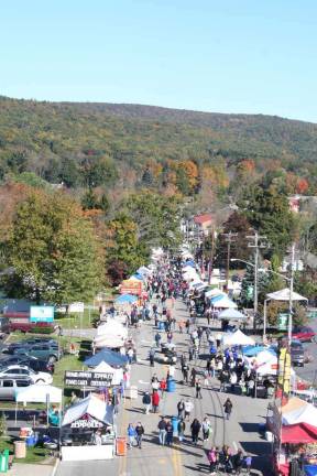 Union Valley Road near Pinecliff Lake in West Milford will be packed Saturday at the township's annual Autumn Lights Festival. photo by Lynn Hazelman