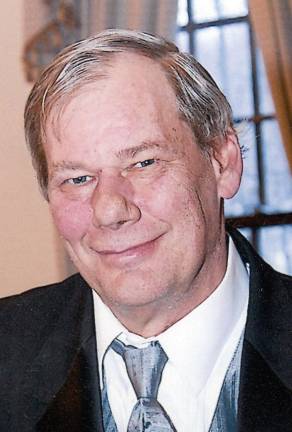 Robert Van Eeuwen Sr. Robert Van Eeuwen Sr.