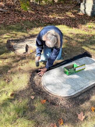 Church members restore tombstones West Milford Presbyterian Church members restore tombstones. (Photos by Denise von Wilke)
