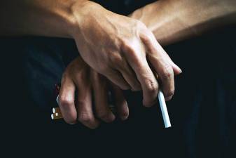 U.S. permits sale of cigarettes with 95 percent less nicotine
