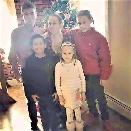 Jeni Mastrangelo and her four children.