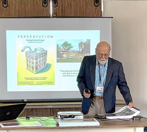Wallisch master plan presented Ron Perez, a member of the board of the Friends of Wallisch Homestead, opens the presentation.