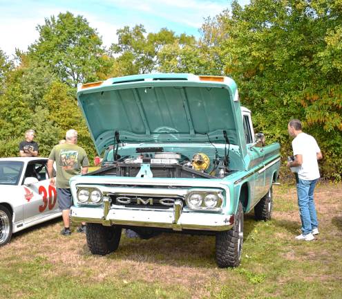 Car show attracts 400 1964 Chevy K Blazer