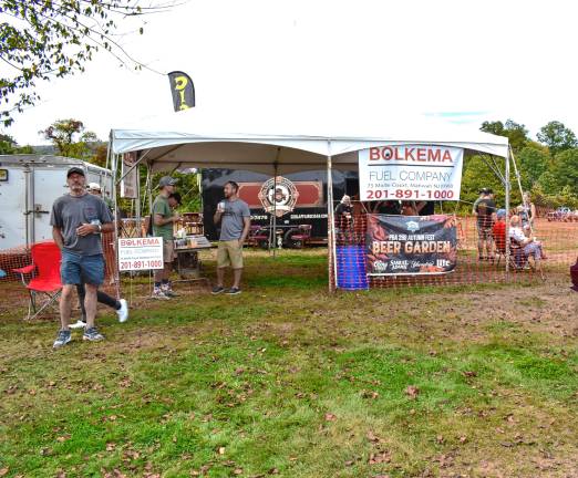 Car show attracts 400 Car show attracts 400