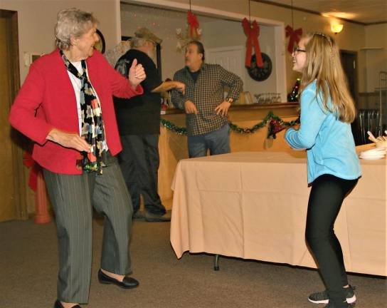 Elks celebrate holiday with annual toy drive, party Elks celebrate holiday with annual toy drive, party