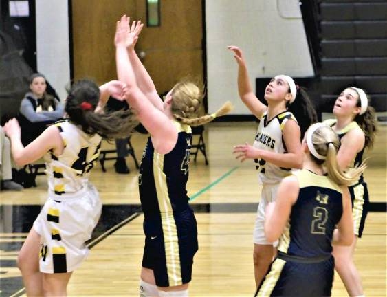 Lady Highlanders take tough tourney loss in OT, 67-60