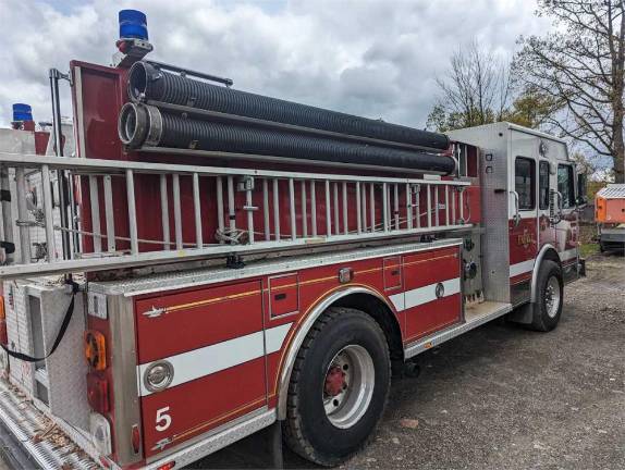 4 firetrucks up for auction A 1996 Spartan Model 3D firetruck is one of four being offered for sale by West Milford on the auction website Municibid. As of 7 p.m. Wednesday, June 14, the top bid was $3,900.