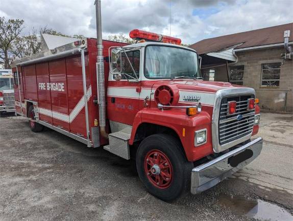 4 firetrucks up for auction A 1991 Ford L 8000 R82 with 5,676 miles on it is one of four firetrucks being offered for sale by West Milford on the auction website Municibid. As of 7:20 p.m. Wednesday, June 14, the top bid was $4,200.