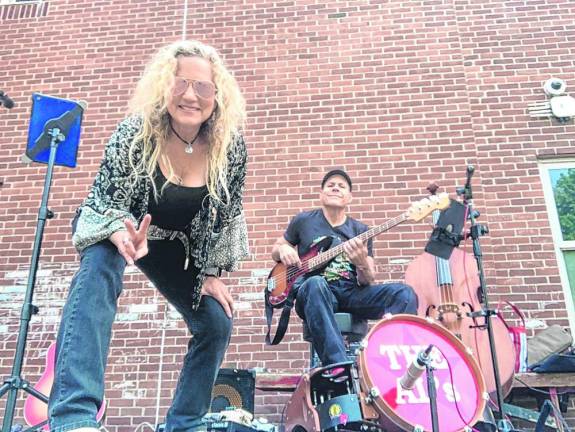 The Als, featuring Alice Leon and Al Greene, will perform Friday, March 8 at Pennings Farm Market in Warwick. (Photo courtesy of the Als)