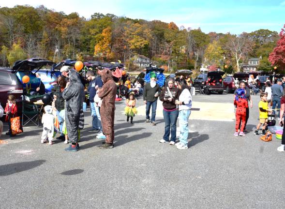 UGL Clubhouse hosts trunk or treat Fine weather brought lots of families to the event.