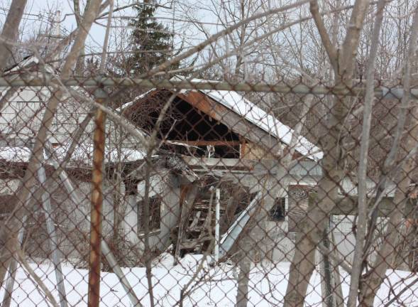 Tragedy hits again for councilwoman Photo by Ginny Raue The bulding at West Milford Lakes had its roof collapse recently.