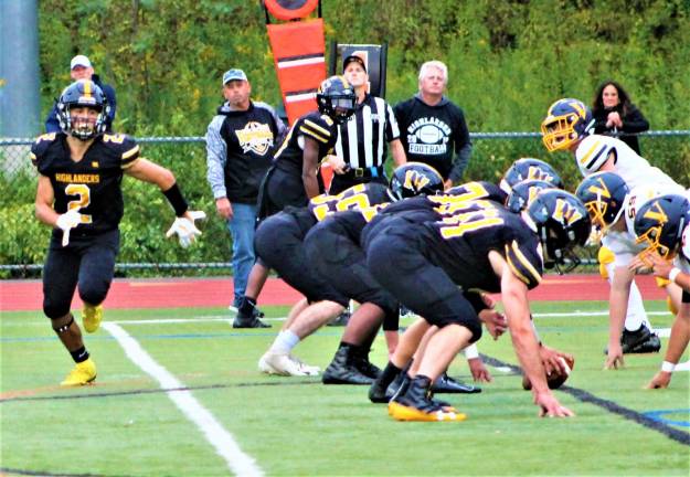 The Highlanders in the red zone during their tough loss to Vernon on Friday night. Garrett Hemmerich photo