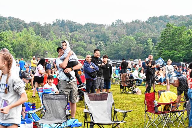 NJ Airshow plans return this fall People look up during the NJ Airshow on Friday, June 13 at the Greenwood Lake Airport in West Milford. (Photo by Maria Kovic)