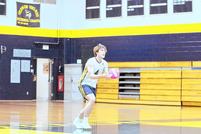 Sports roundup: Falcons advance to MCT semifinal Jefferson player Allan Czerwinski made nine kills, 2.5 blocks, seven digs and one ace.