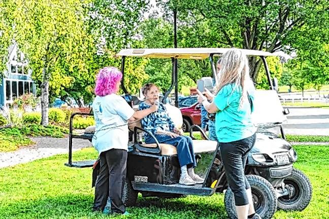 ‘Most public case since the Lindbergh kidnapping’ <b>Julia Quinlan, 97, speaks to the participants at the Celebrate A Life 5K Walk last September. (File photo by Maria Kovic)</b>