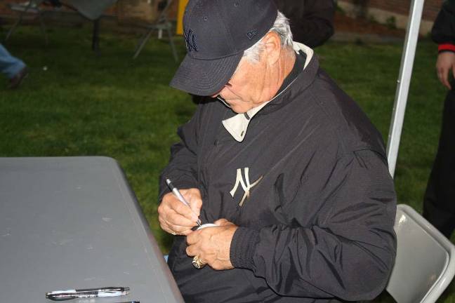 Bucky Dent a big hit with Little League Bucky Dent a big hit with Little League