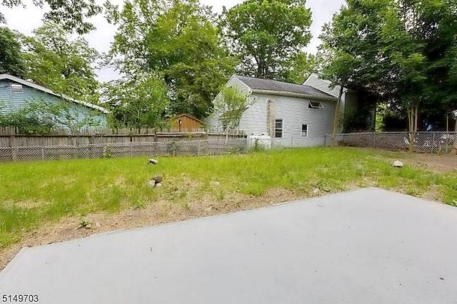 Brand new home with lake views ready to be enjoyed