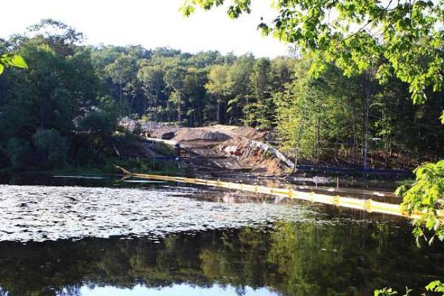 Photo source: www.wolfnotes.com This photo from 2011 shows the Tennessee Gas Pipeline being installed across Lake Lookover.
