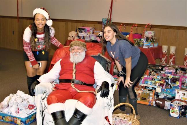 Elks celebrate holiday with annual toy drive, party