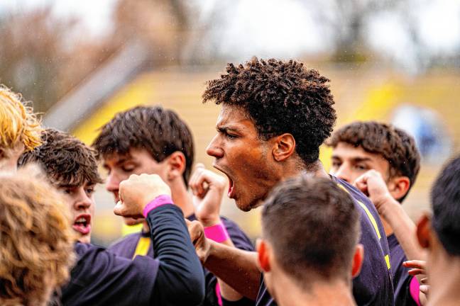 Highlanders win 7 in a row Julian Pierre motivates the boys soccer team before the game Saturday, Oct. 11.