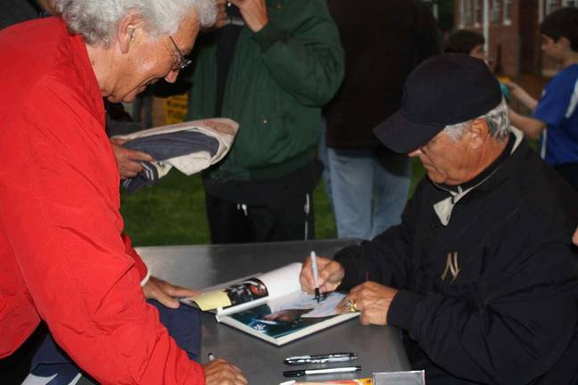 Bucky Dent a big hit with Little League Bucky Dent a big hit with Little League