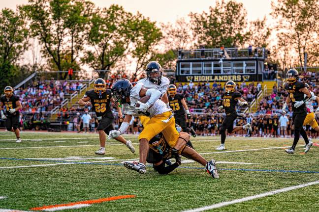 Highlanders beat Jefferson, 34-6 Mason Laneve tackles a player from Jefferson.
