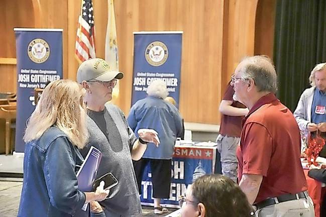 A local veteran visits Gottheimer’s Veterans Resources Fair.