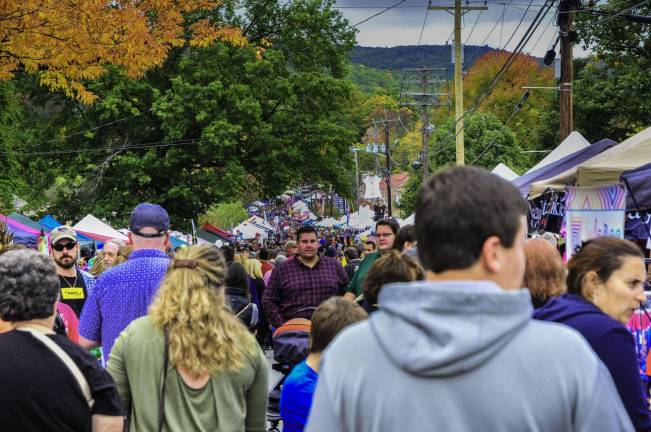 Sweet ALF Photos by Mark Cranston Union Valley Road was a sea of humanity on Saturday at the 22nd annual Autumn Lights Festival.