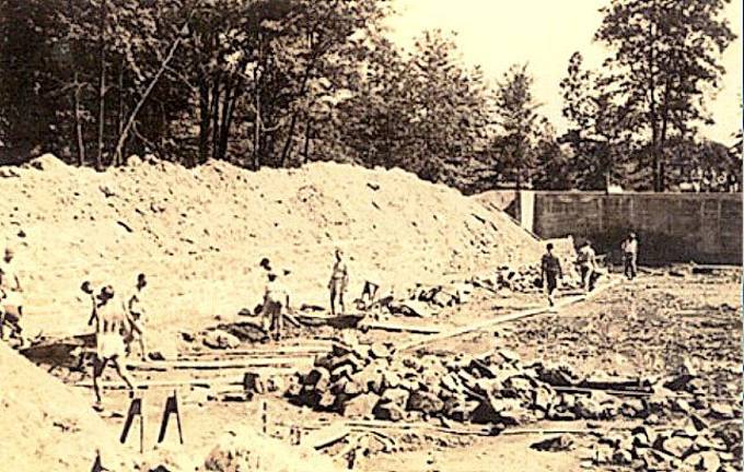 Volunteers help construct the pool in 1935.