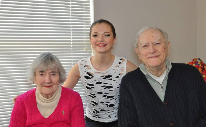 Dancers dazzle Jefferson Chase residents Photos provided by Brian Lord Katie Stoppiello, center, with her grandparents Lucy Fitzsimmons and Charles Fitzsimmons, residents of Jefferson Chase.