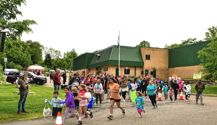 Photos: Scott’s Fun Run Participants in Scott’s Fun Run leave the West Milford Recreation Center on Sunday, June 1. (Photos by Maria Kovic)