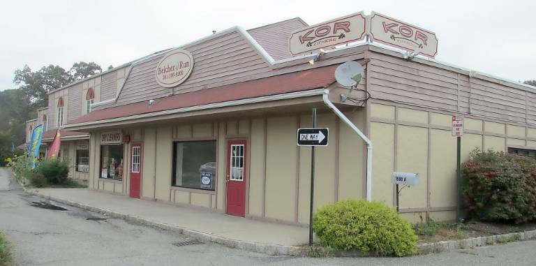 West Milford. Dollar Tree project to open in West Milford continues to move forward Plans continue by new owner Kingwood Flex to transform the old Belcher’s Run Shopping Center to a rehabilitated modern shopping site in West Milford.