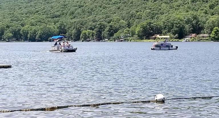 Pinecliff Lake boat parade, July 4, 2022.