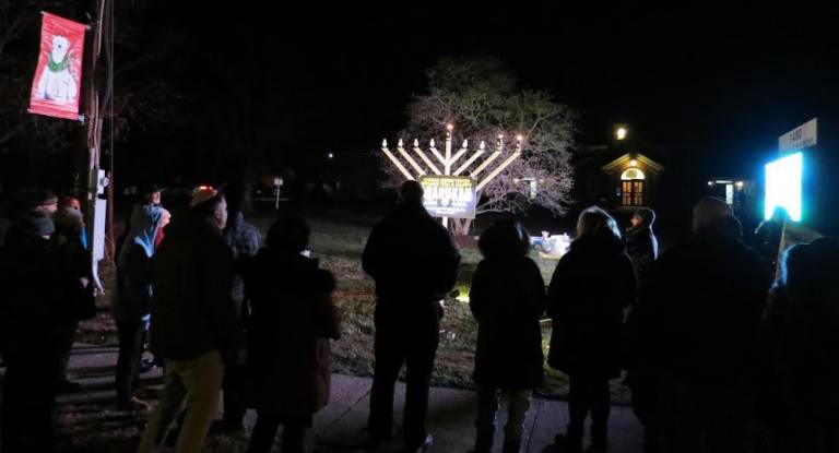 The Rabbi spoke about the origin and meaning of Chanukah, as well as how the messages of hope and light that the Festival of Chanukah brings to mind each year continue to apply to people of the present day, and are needed; and thus, the traditions and messages of hope, light and charity should be shared and celebrated.