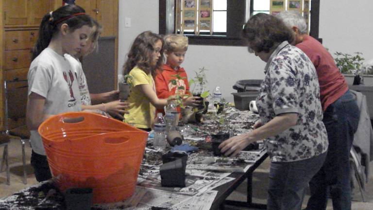 NJBG holds Children’s Container Gardening Workshop on May 19 NJBG holds Children’s Container Gardening Workshop on May 19