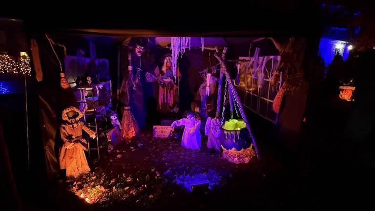 Gajewski family’s elaborate Halloween display draws visitors Gajewski family’s elaborate Halloween display draws visitors