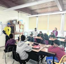 Macopin students honor veteran