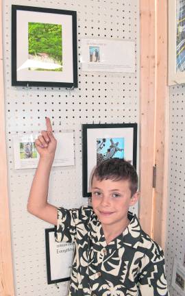 Hunter Saryan of Oak Ridge shows off his pohoto.
