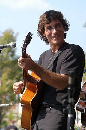 Music at the Mission presents Frank Vignola