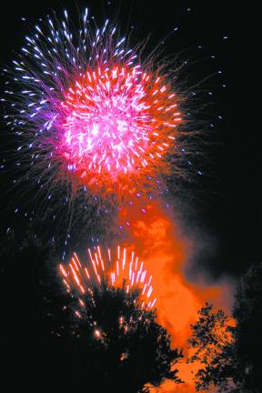 Photos by Ginny Raue The grand finale coaxed many oohs and ahs from the crowd.