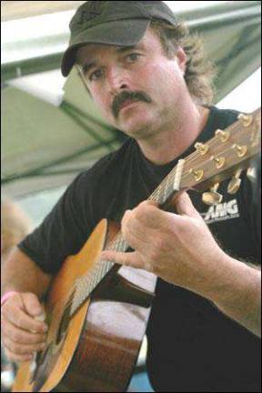 Glenn Zervas to play at Tapestry Cafe Dec. 9