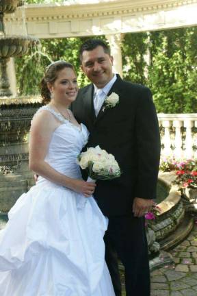 Jessica Stickle and Michael Touw are married