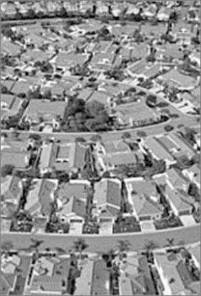 Court: Homeowners associations must bow to free speech law