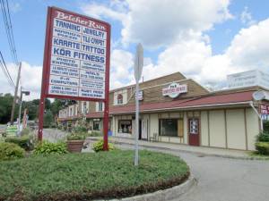 ShopRite and its satellite stores originally were in the Bearfort Shopping Center on Union Valley Road, later known as Belcher Run.