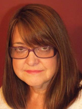 Karen Wiedmann of RE/MAX Country Realty is a Circle of Excellence Silver Award winner.