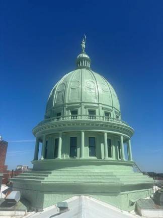 View of the newly coated dome with new windows and new balustrade.