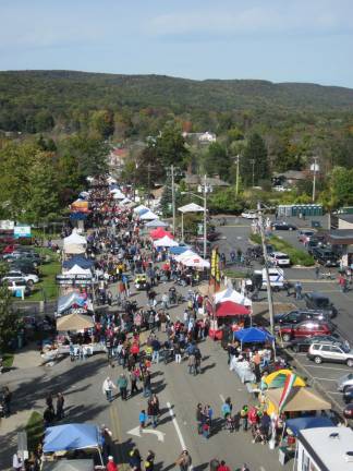 Photo by Don Webb The crowd stretched as far as the eye could see at last year's Autumn Lights Festival. This year, the festival will be held on Saturday, Oct. 12.